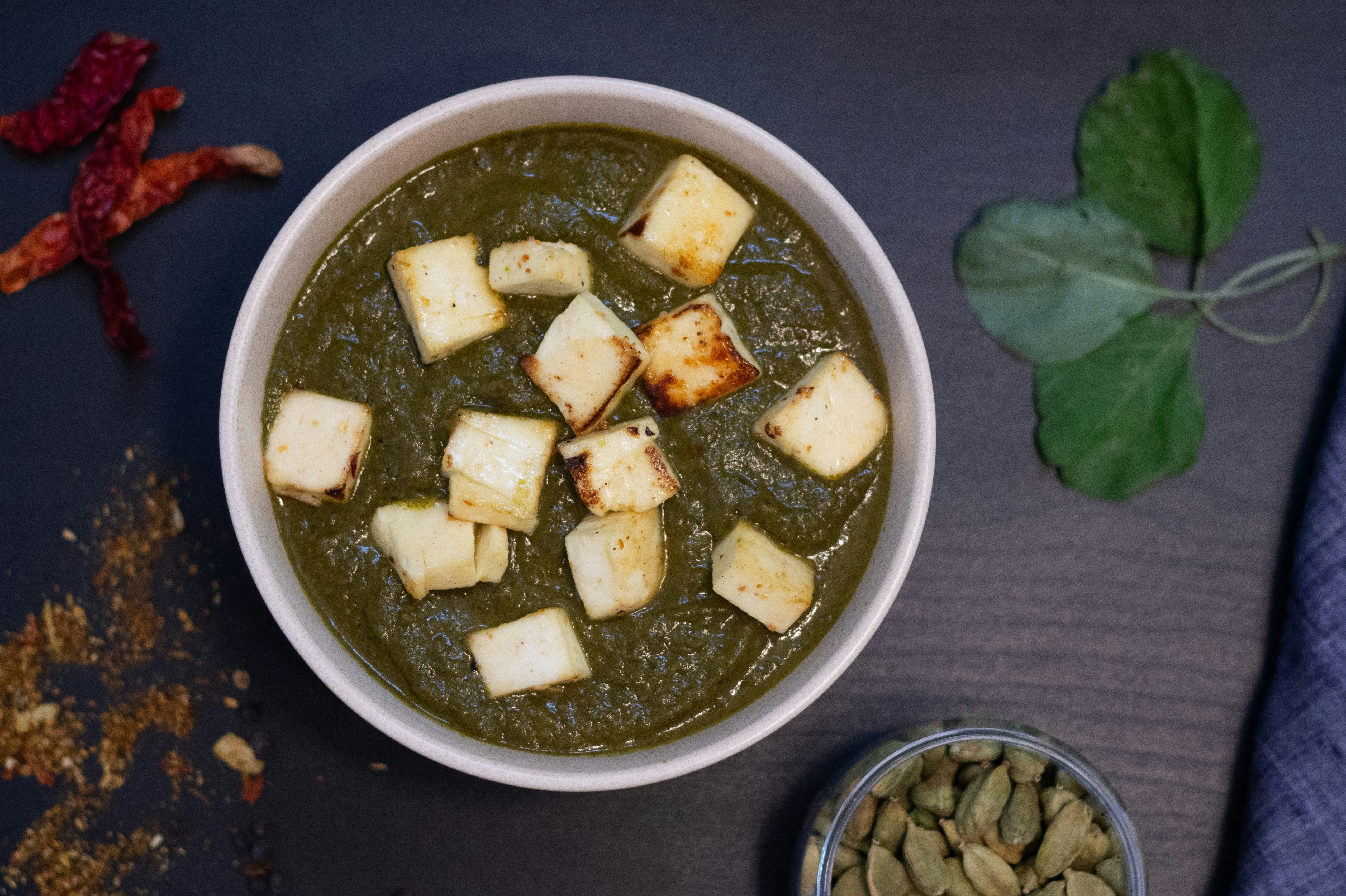 Creamy spinach curry with cottage cheese cubes